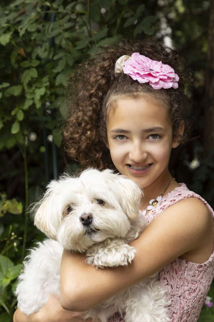 Baráth Zsuzsanna fotográfus - lány kiskutyával